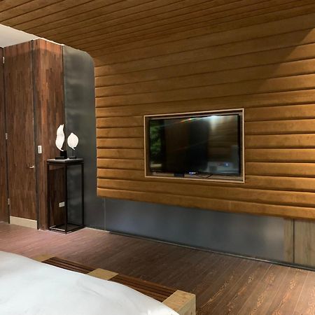 Aquarius Motel Taichung Extérieur photo
