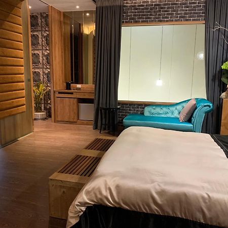 Aquarius Motel Taichung Extérieur photo