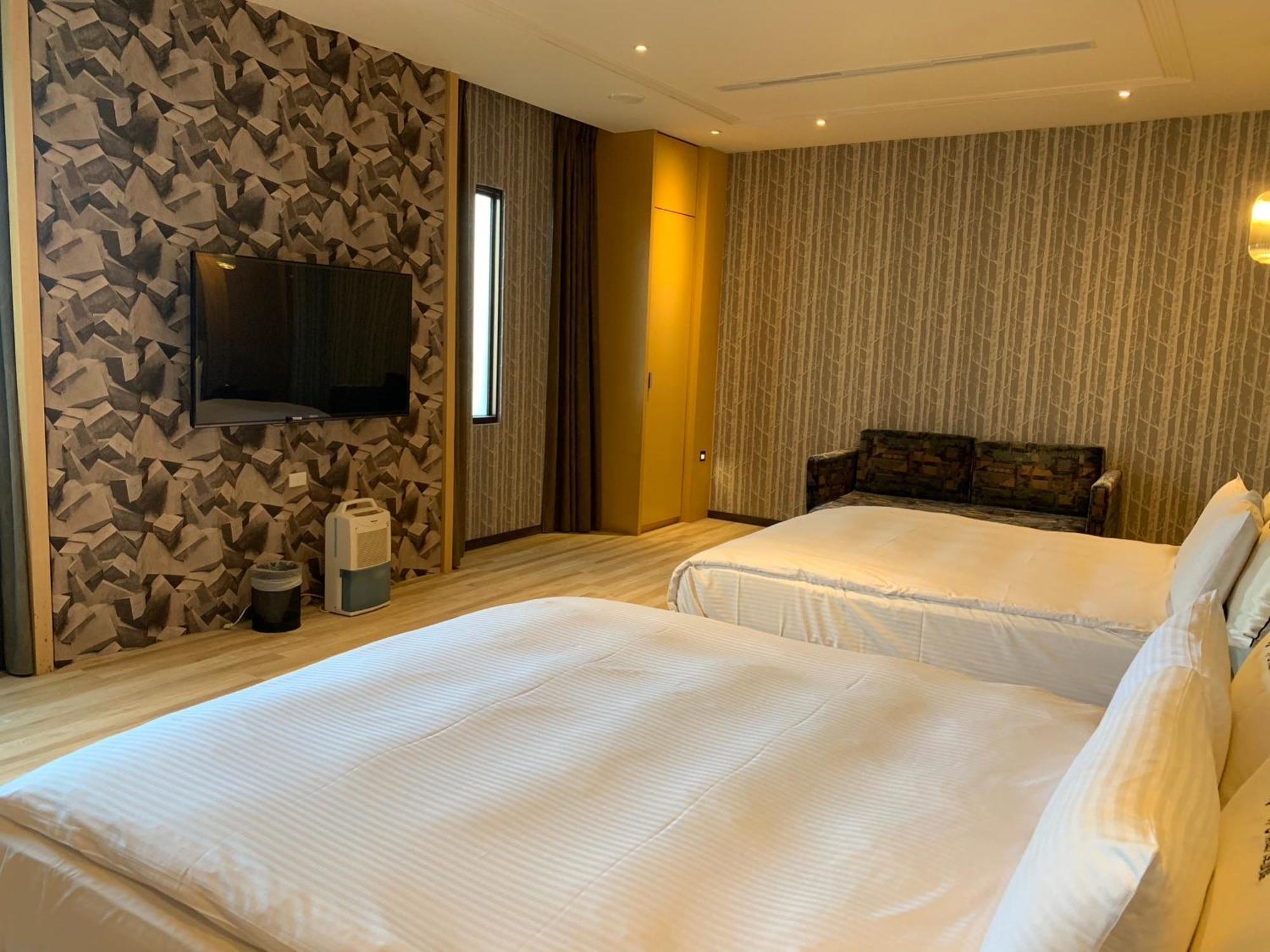 Aquarius Motel Taichung Extérieur photo