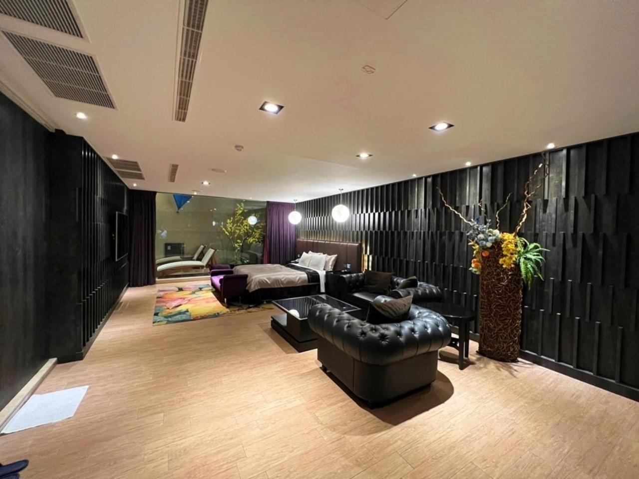 Aquarius Motel Taichung Extérieur photo