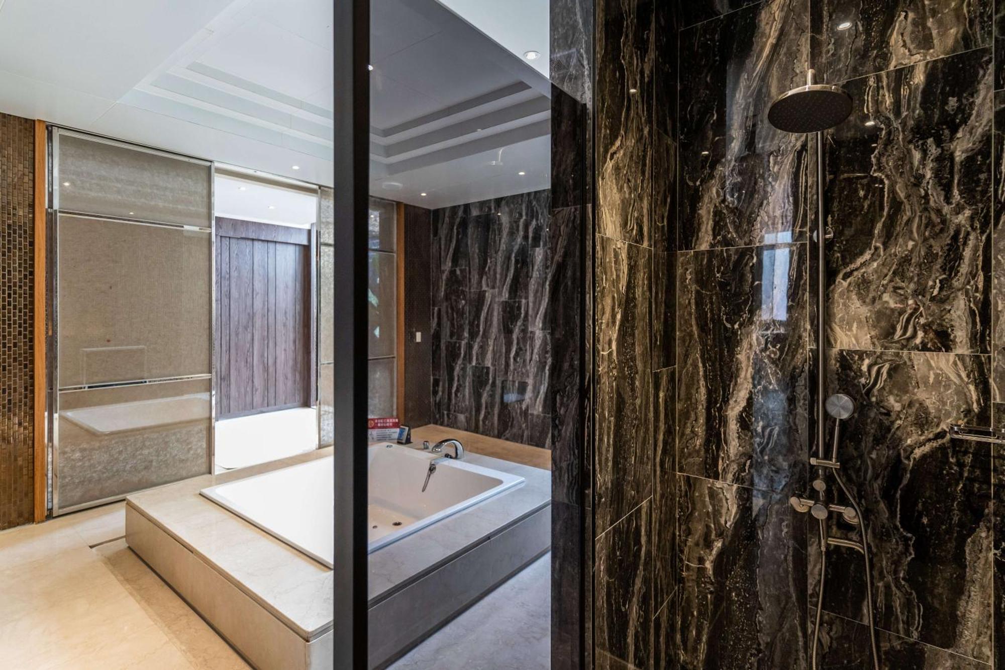 Aquarius Motel Taichung Extérieur photo