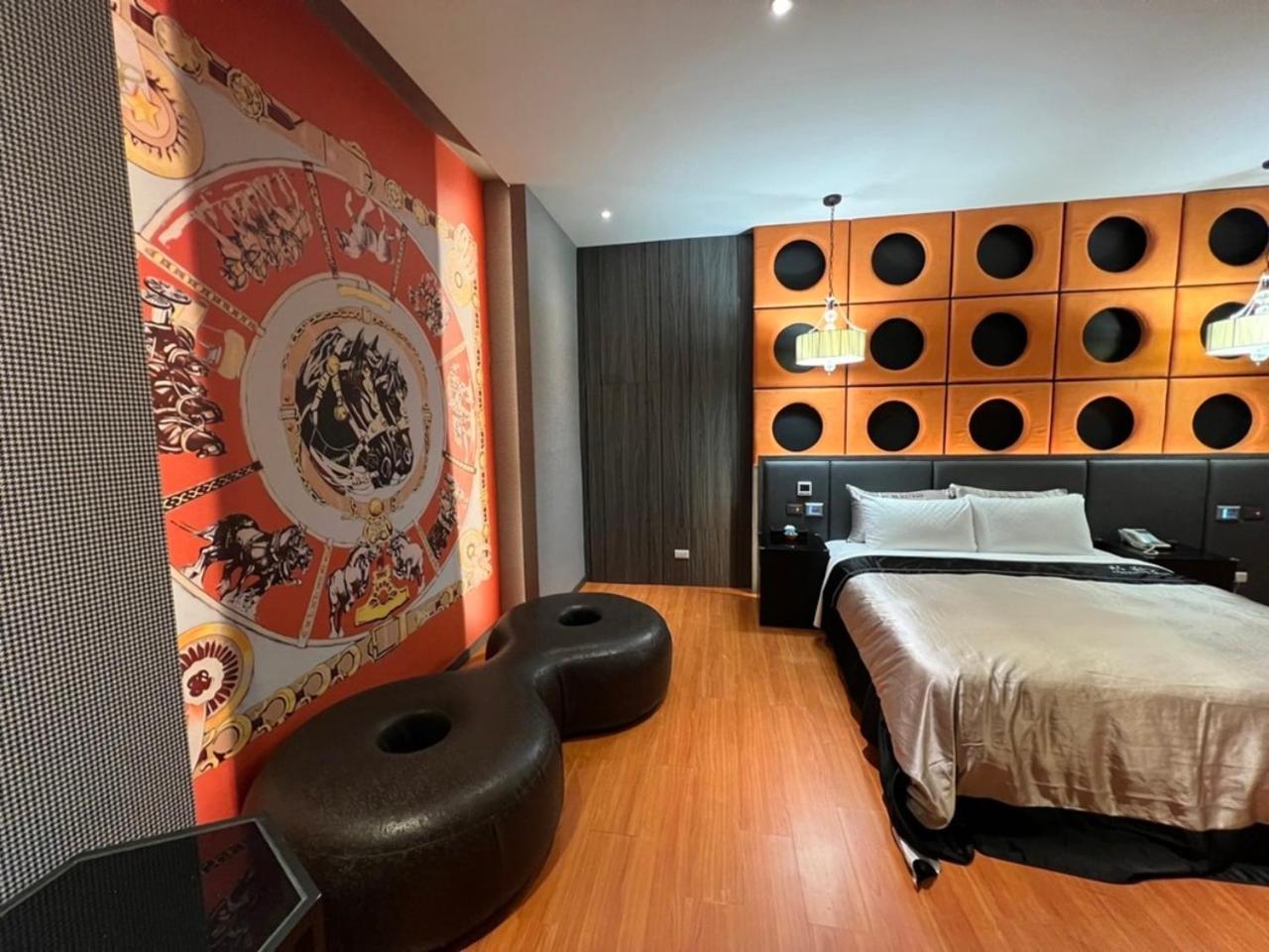 Aquarius Motel Taichung Extérieur photo