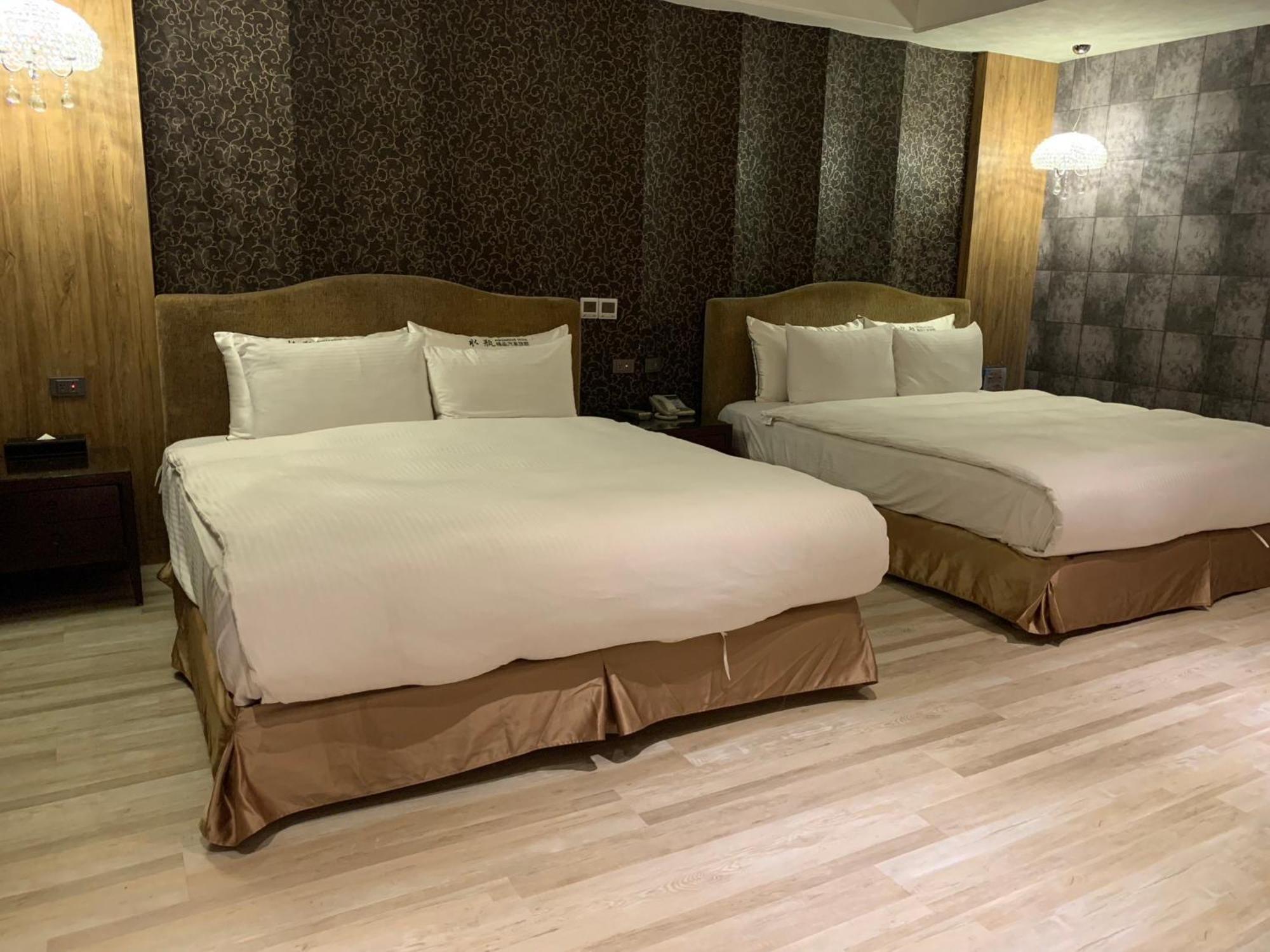 Aquarius Motel Taichung Extérieur photo